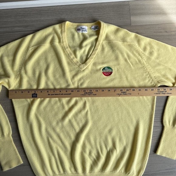 Vintage Country Squire Soft Acrylic Chihuahua Beer Yellow V Neck Sweater Size XL - Picture 7 of 11